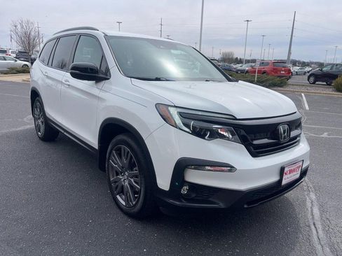 Used 2022 Honda Pilot Sport image 2