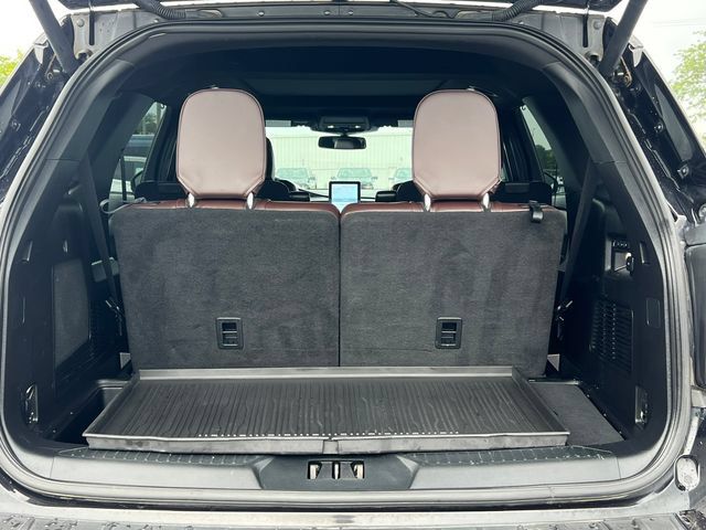 Used 2021 Ford Explorer Platinum w/ Equipment Group 601A AWD/4WD image 37