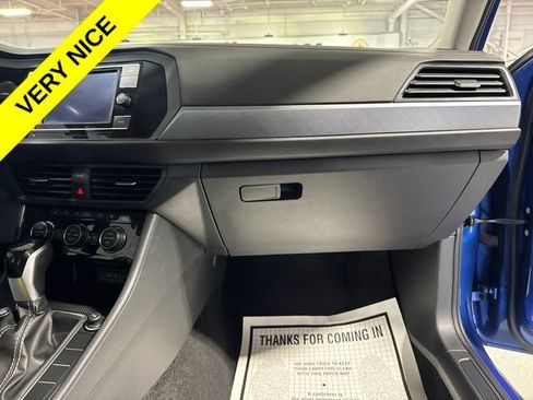 Used 2024 Volkswagen Jetta SE FWD image 38
