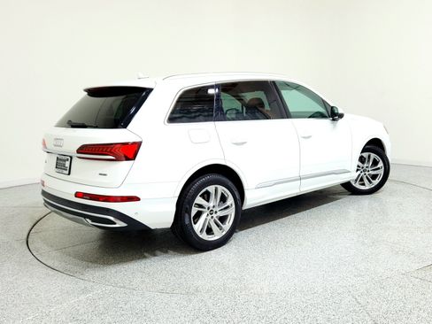 Used 2023 Audi Q7 3.0T Premium w/ Convenience Package image 3
