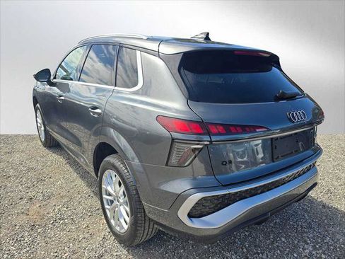 New 2026 Audi Q3 quattro 2.0T AWD/4WD image 5