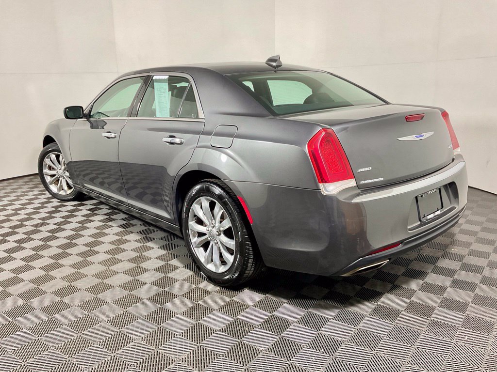 Used 2019 Chrysler 300 Limited AWD/4WD image 12