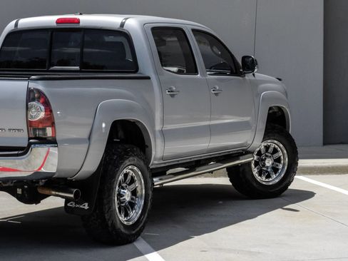 Used 2011 Toyota Tacoma 4x4 Double Cab w/ SR5 Pkg #2 image 13