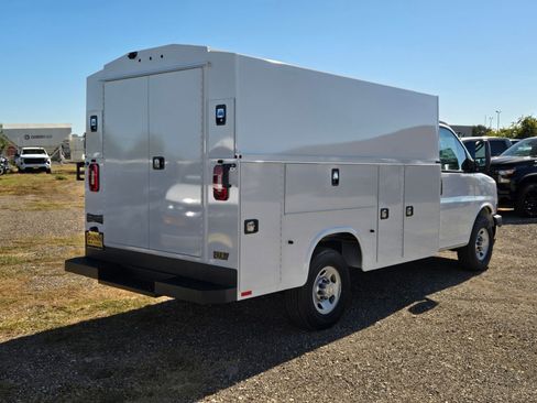 New 2025 Chevrolet Express 3500 w/ Power Convenience Package image 3