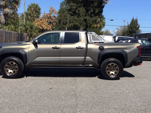 Used 2024 Toyota Tacoma Trailhunter image 8