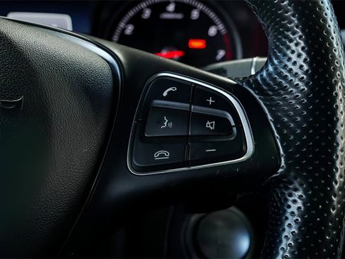 Used 2018 Mercedes-Benz GLC 300 4MATIC image 35