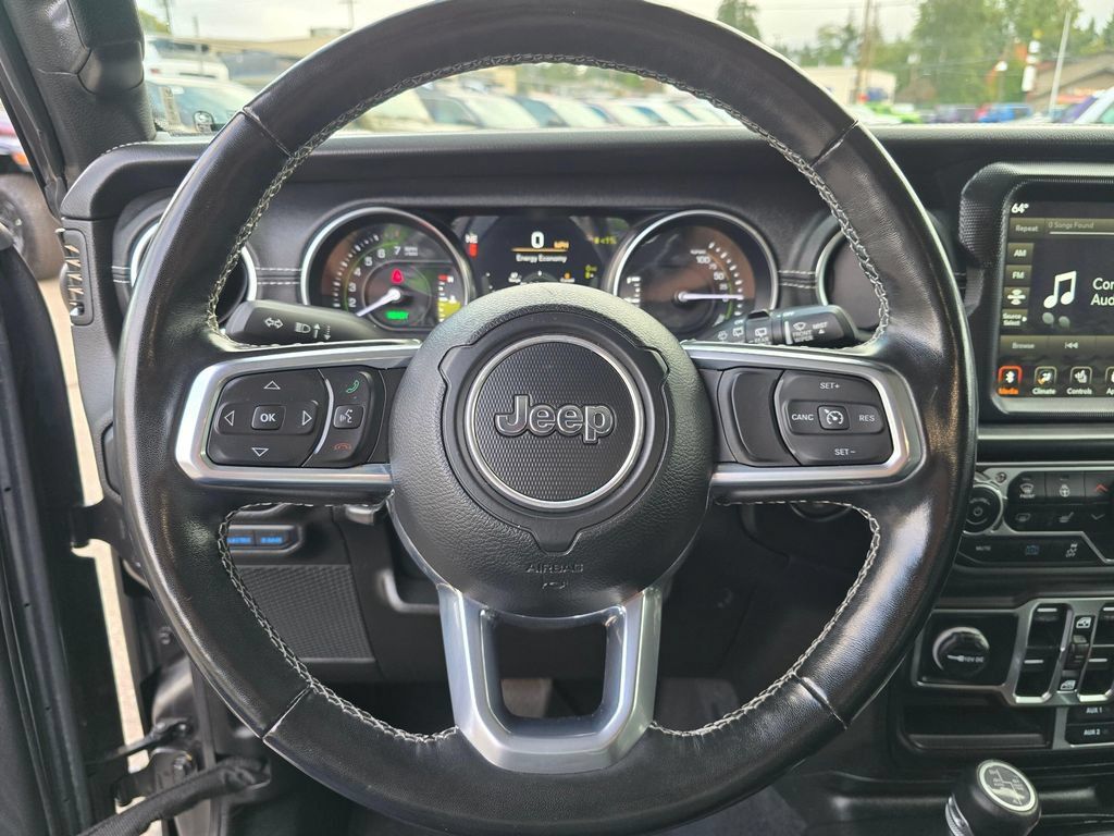 Used 2022 Jeep Wrangler Unlimited Sahara w/ Cold Weather Group AWD/4WD image 20
