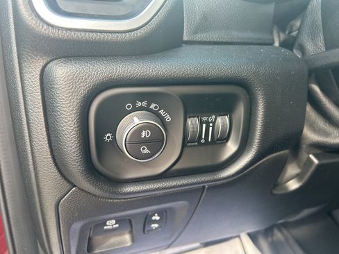 Used 2019 RAM 1500 Big Horn image 10
