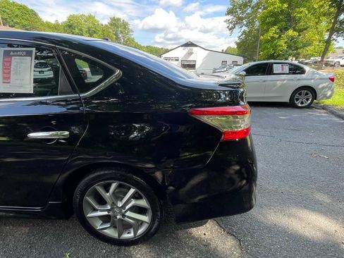 Used 2015 Nissan Sentra SR w/ SR Premium Package FWD image 5