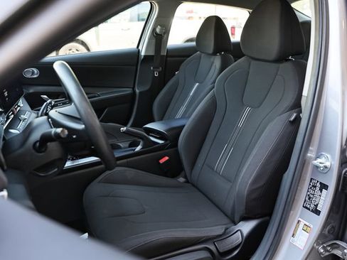 Used 2024 Hyundai Elantra SEL FWD image 19