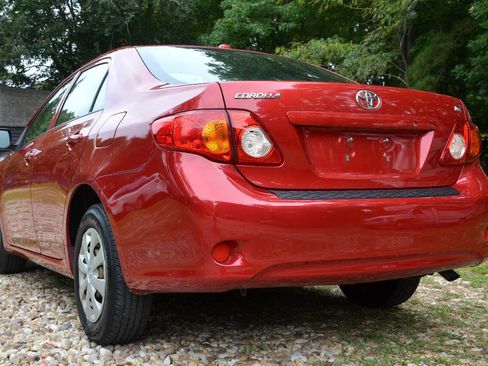 Used 2010 Toyota Corolla LE FWD image 7