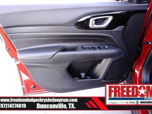 New 2026 Jeep Compass Latitude image 39