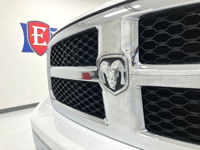 Used 2020 RAM 1500 Classic SLT AWD/4WD image 19