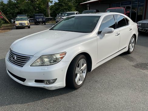 Used 2010 Lexus LS 460 RWD image 8