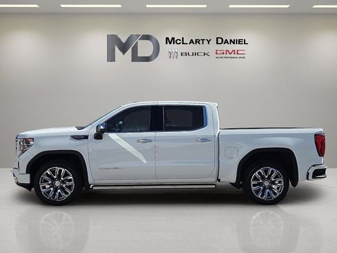 Used 2023 GMC Sierra 1500 Denali w/ Denali Reserve Package AWD/4WD image 2