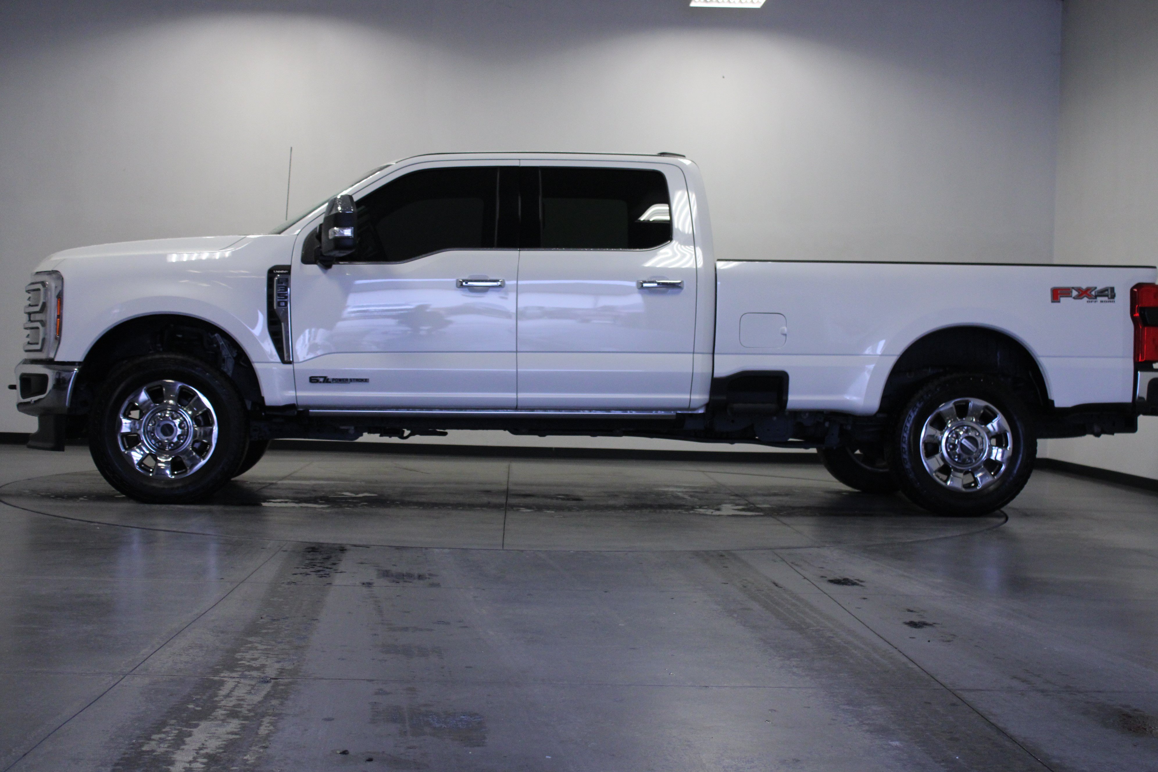Used 2025 Ford F350 Lariat w/ Lariat Ultimate Package AWD/4WD image 7