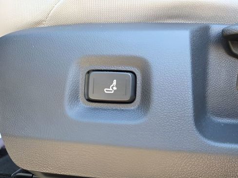 Used 2025 Toyota Tacoma SR5 image 18