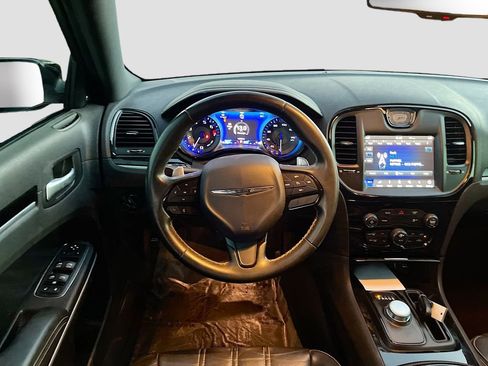 Used 2019 Chrysler 300 S image 20