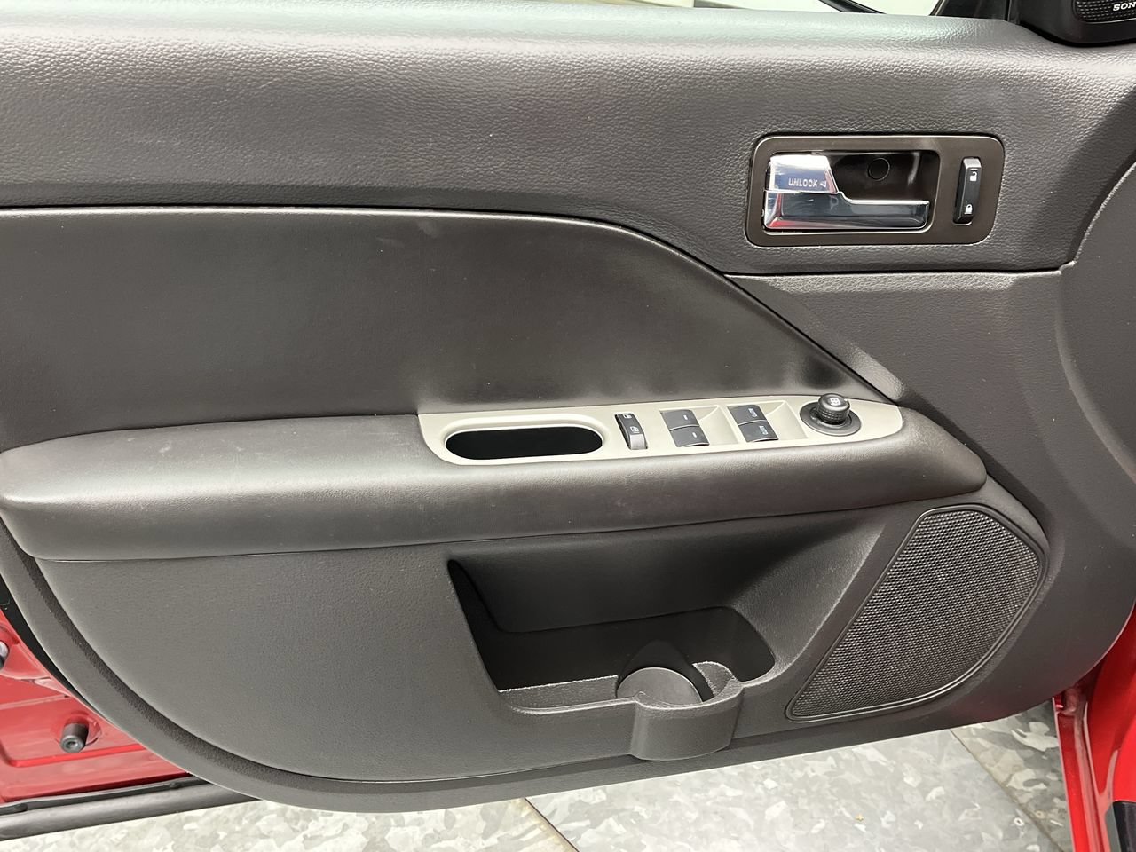 Used 2012 Ford Fusion SEL FWD image 7