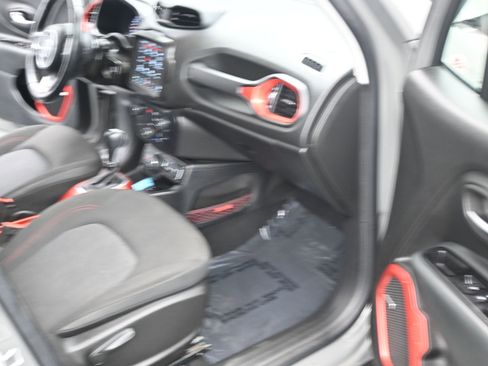 Used 2021 Jeep Renegade Trailhawk w/ Sun & Sound Group image 9