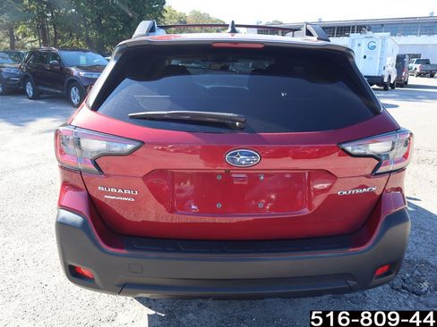 Used 2023 Subaru Outback Premium image 7