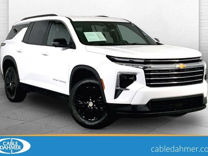 Used 2024 Chevrolet Traverse LT