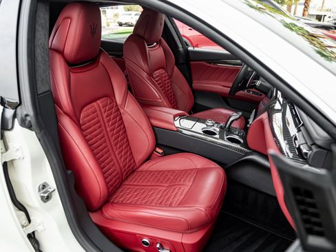 Used 2023 Maserati Quattroporte Modena image 25