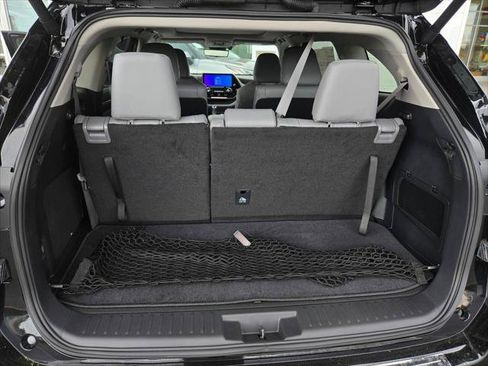 Certified 2026 Toyota Highlander Platinum AWD/4WD image 26