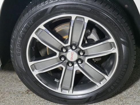 Used 2017 GMC Acadia Denali image 15