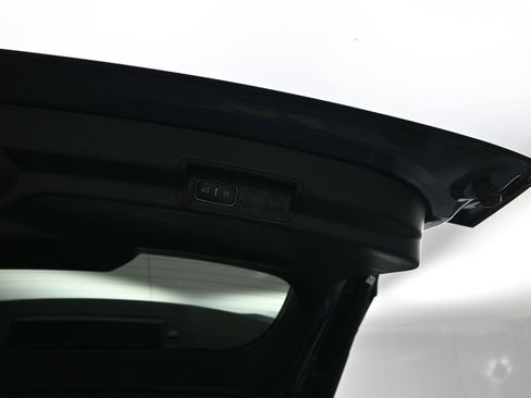 Used 2021 Ford Explorer XLT w/ Equipment Group 202A image 24