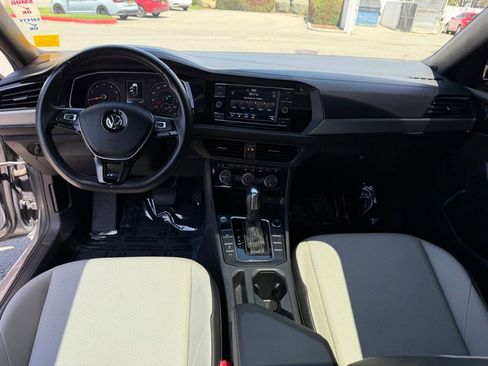 Used 2019 Volkswagen Jetta R-Line FWD image 15