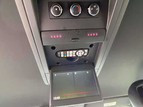 Used 2014 Dodge Grand Caravan SXT image 10