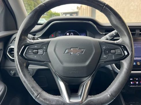 Used 2022 Chevrolet Bolt EUV Premier w/ Sun & Sound Package FWD image 29