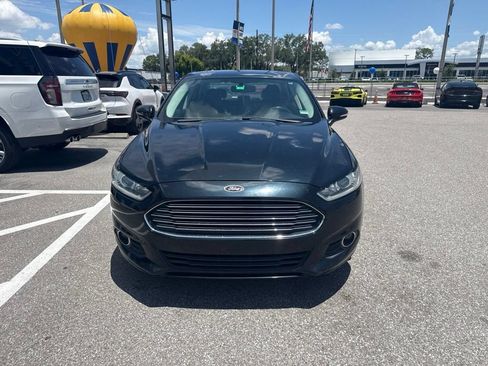 Used 2014 Ford Fusion SE w/ Equipment Group 202A FWD image 3