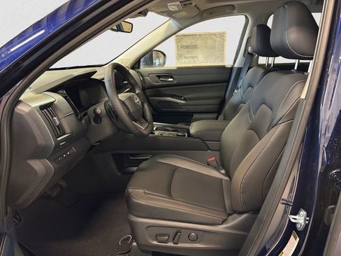 New 2026 Nissan Pathfinder SL w/ SL Premium Package image 9