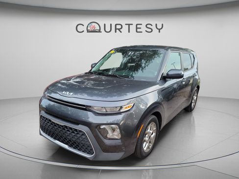 Used 2022 Kia Soul LX w/ Technology Package FWD image 5