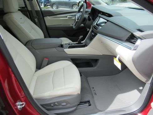 New 2026 Cadillac XT5 Premium Luxury AWD/4WD image 9