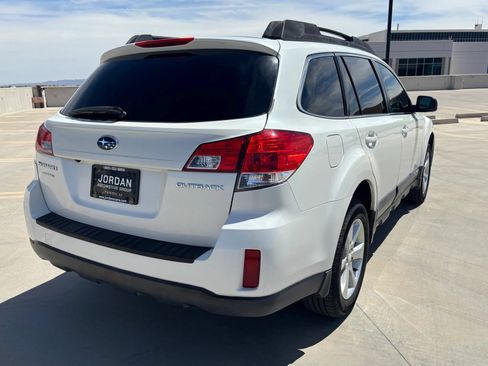 Used 2013 Subaru Outback 2.5i Premium AWD/4WD image 6