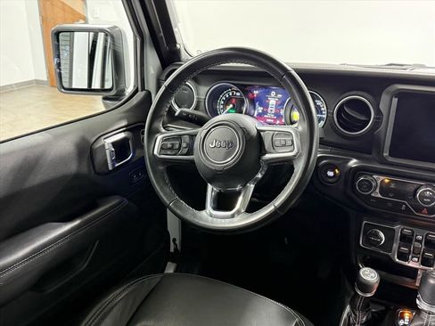 Used 2022 Jeep Wrangler Unlimited Sahara image 11