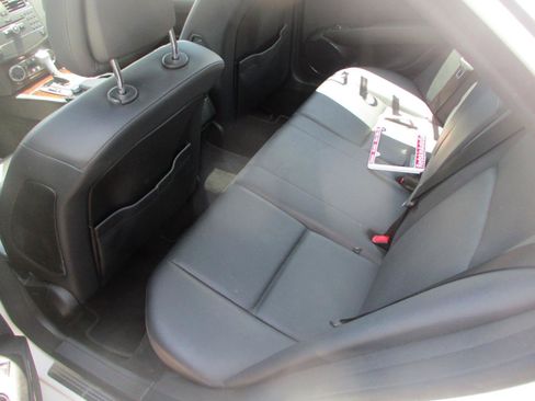 Used 2010 Mercedes-Benz C 300 4MATIC Sedan image 8
