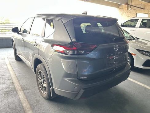 Used 2025 Nissan Rogue S FWD image 2