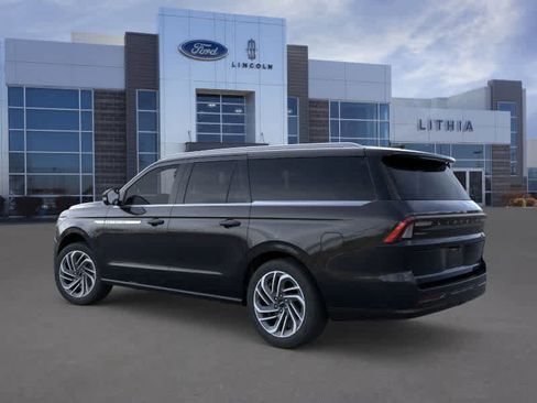 New 2025 Lincoln Navigator L Reserve image 4