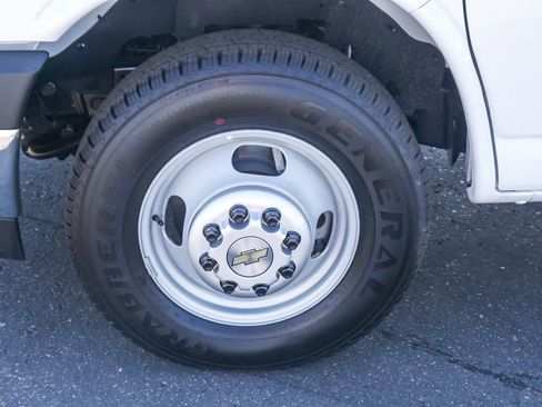New 2026 Chevrolet Express 3500 w/ Power Convenience Package image 5