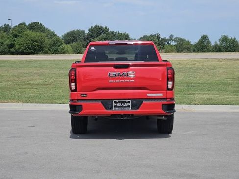 Used 2024 GMC Sierra 1500 Elevation w/ LPO, Elevation Black Package AWD/4WD image 6