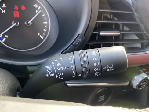 Used 2025 MAZDA MAZDA3 2.5 S Hatchback w/ Premium Pkg image 33