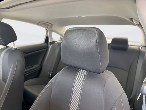 Used 2018 Honda Civic EX image 9