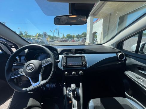 Used 2025 Nissan Versa SV FWD image 30