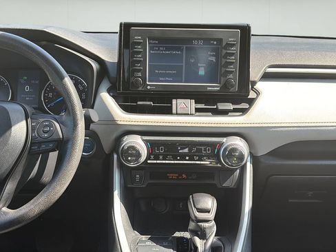 Used 2022 Toyota RAV4 XLE AWD/4WD image 18