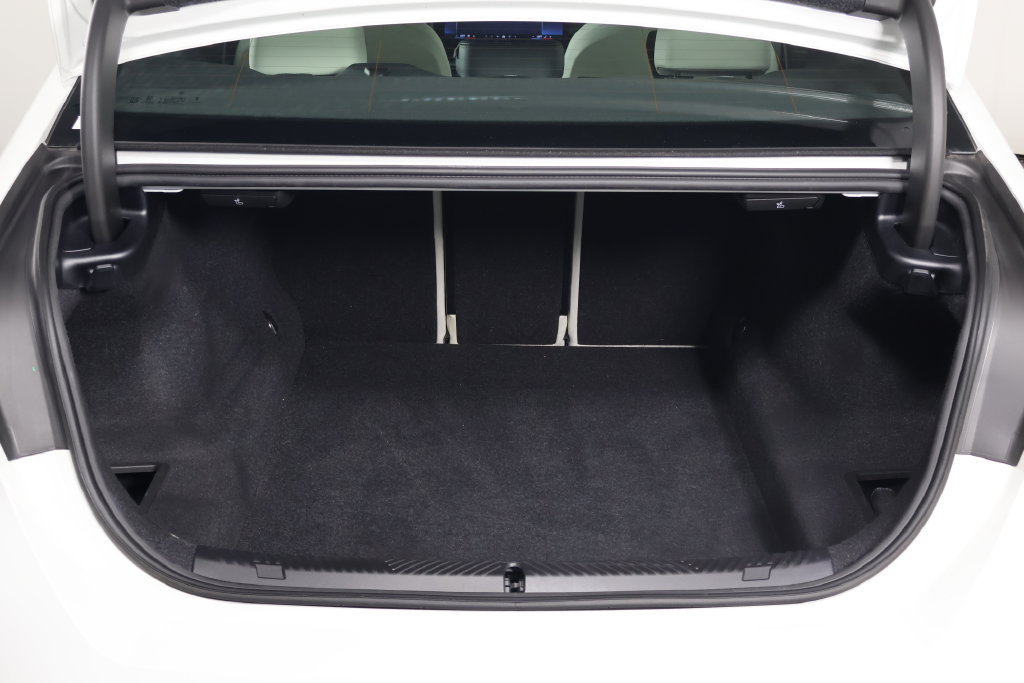 Certified 2026 BMW 530i w/ Premium Package RWD image 14