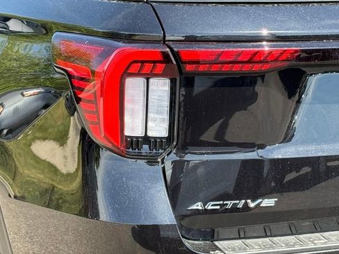 Used 2026 Ford Explorer Active w/ Active Comfort Package AWD/4WD image 9